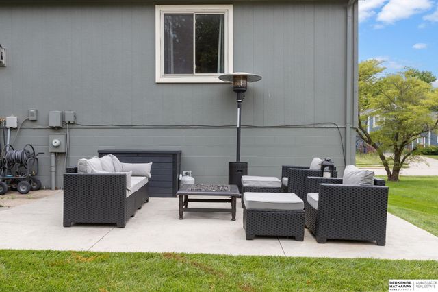 1138 Rawhide Road, Papillion, NE 68046