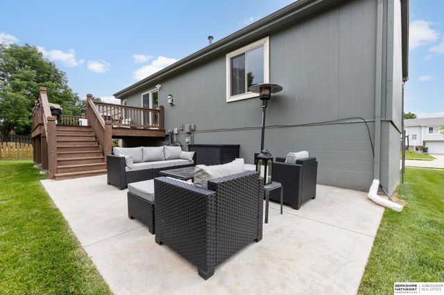 1138 Rawhide Road, Papillion, NE 68046