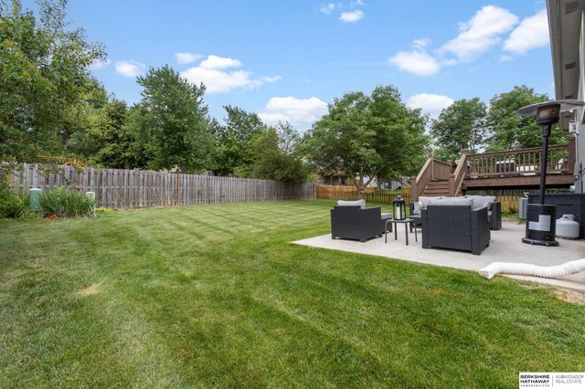 1138 Rawhide Road, Papillion, NE 68046