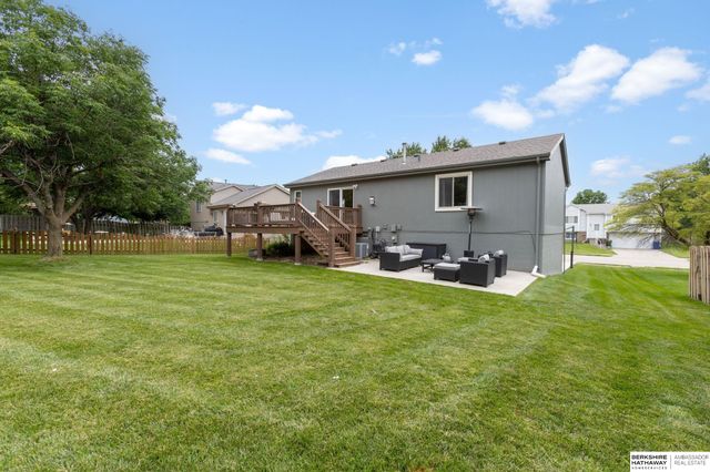 1138 Rawhide Road, Papillion, NE 68046