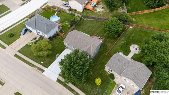 1138 Rawhide Road, Papillion, NE 68046