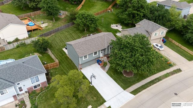1138 Rawhide Road, Papillion, NE 68046