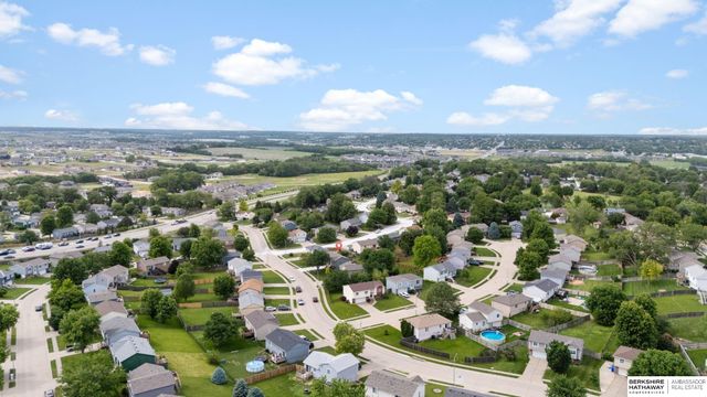 1138 Rawhide Road, Papillion, NE 68046