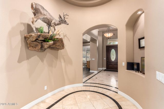 2744 E COUNTRY SHADOWS Court, Gilbert, AZ 85298
