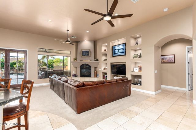 2744 E COUNTRY SHADOWS Court, Gilbert, AZ 85298