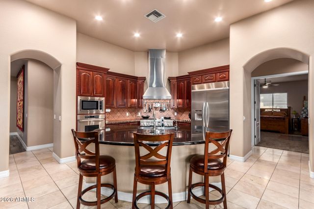 2744 E COUNTRY SHADOWS Court, Gilbert, AZ 85298