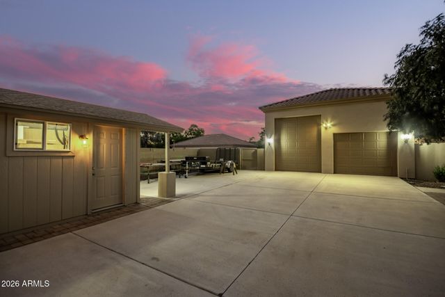 2744 E COUNTRY SHADOWS Court, Gilbert, AZ 85298