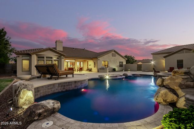 2744 E COUNTRY SHADOWS Court, Gilbert, AZ 85298