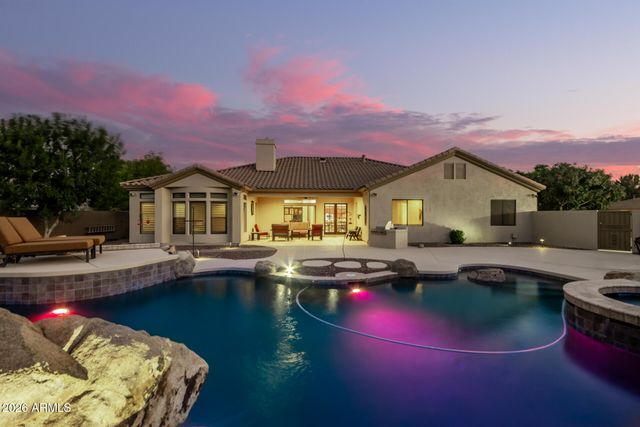 2744 E COUNTRY SHADOWS Court, Gilbert, AZ 85298