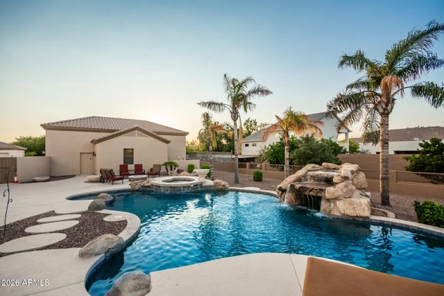 2744 E COUNTRY SHADOWS Court, Gilbert, AZ 85298