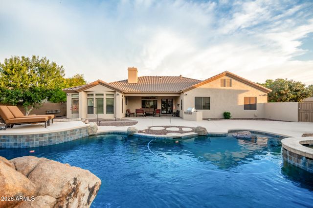2744 E COUNTRY SHADOWS Court, Gilbert, AZ 85298