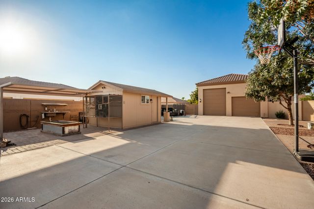 2744 E COUNTRY SHADOWS Court, Gilbert, AZ 85298
