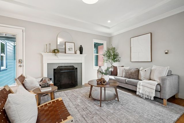 5634 Burlingame Ave, Richmond, CA 94804