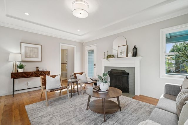 5634 Burlingame Ave, Richmond, CA 94804