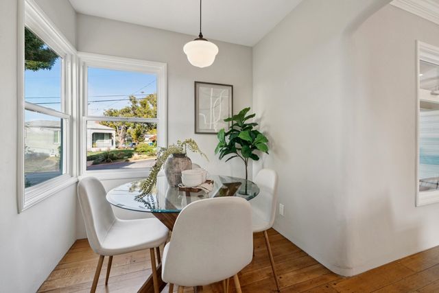 5634 Burlingame Ave, Richmond, CA 94804