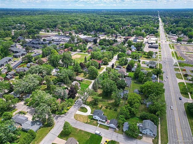 19554 Farmington Road, Livonia, MI 48152