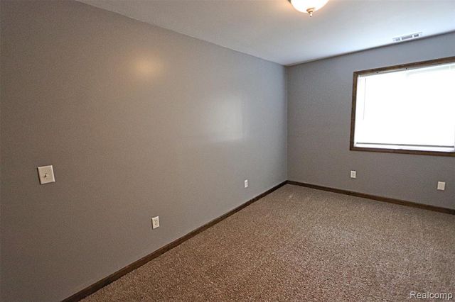 19554 Farmington Road, Livonia, MI 48152