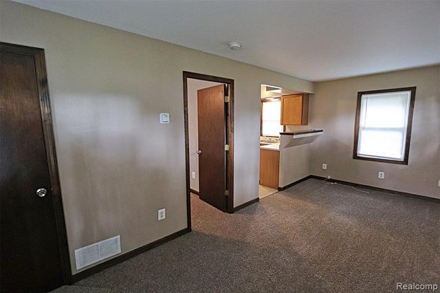 19554 Farmington Road, Livonia, MI 48152