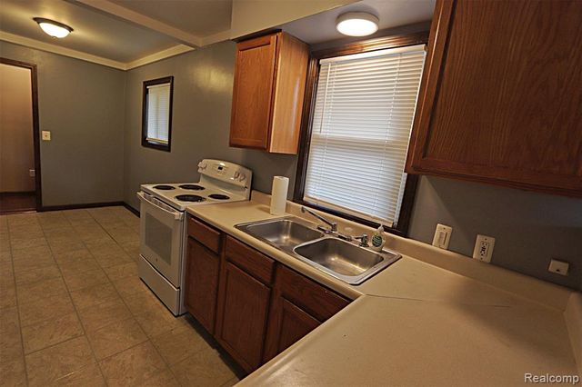 19554 Farmington Road, Livonia, MI 48152