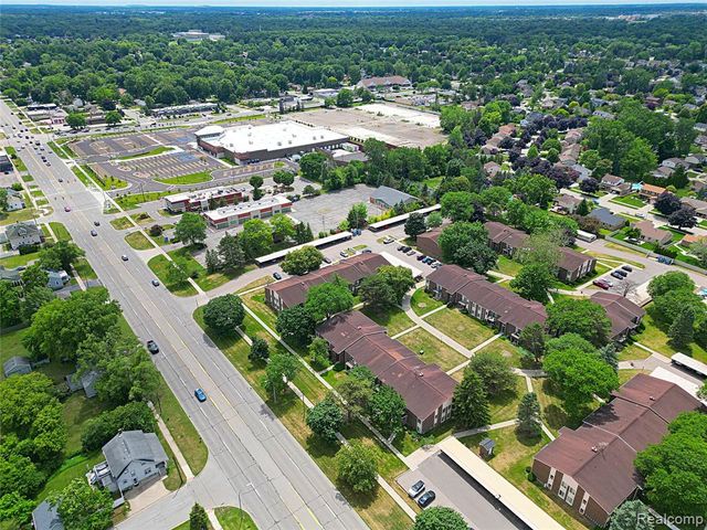 19554 Farmington Road, Livonia, MI 48152