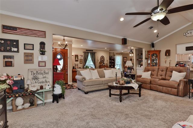 203 Tamarind Street, Lake Jackson, TX 77566