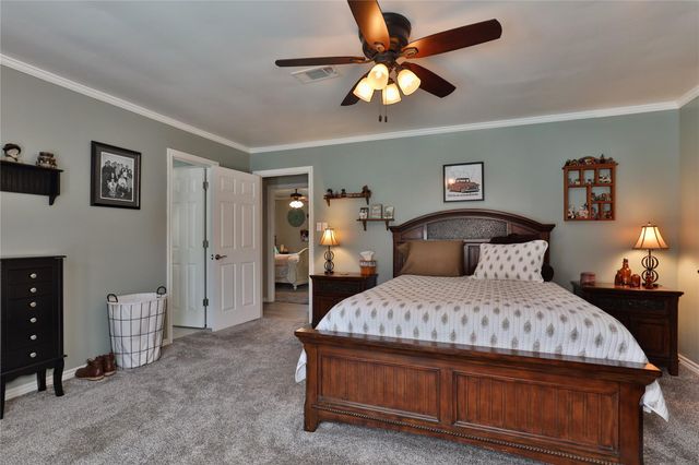 203 Tamarind Street, Lake Jackson, TX 77566