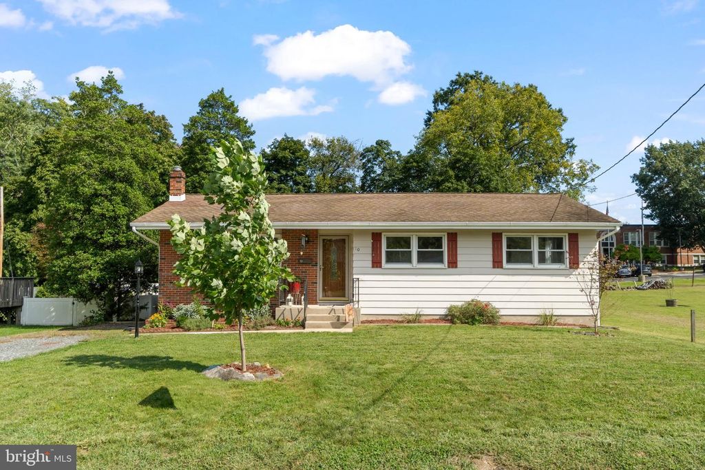 10 HOUGH ST, PEMBERTON, NJ 08068 — exterior