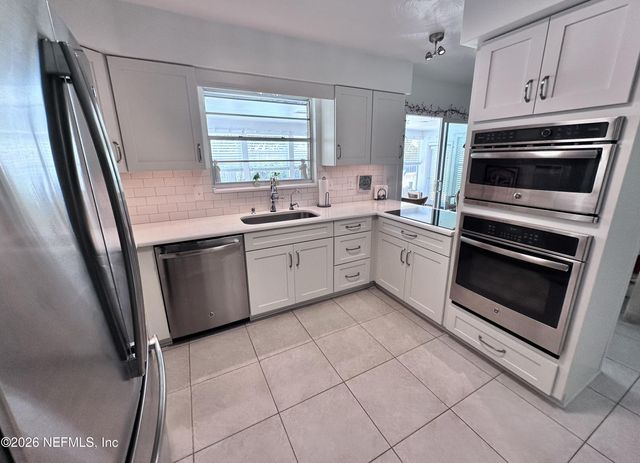 1174 JAMAICA Road W, Jacksonville, FL 32216