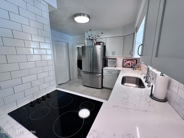 1174 JAMAICA Road W, Jacksonville, FL 32216