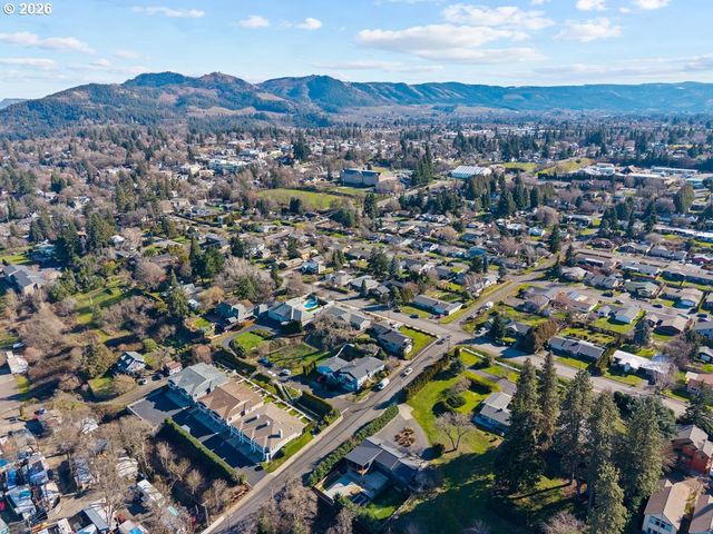 1826 ARMADALE Ave, Hood River, OR 97031