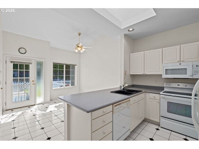 1826 ARMADALE Ave, Hood River, OR 97031