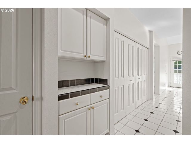 1826 ARMADALE Ave, Hood River, OR 97031