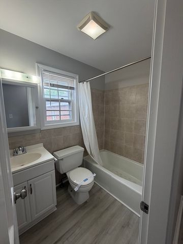 84 Cabot St 14, Beverly, MA 01915