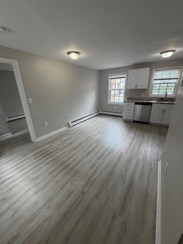 84 Cabot St 14, Beverly, MA 01915