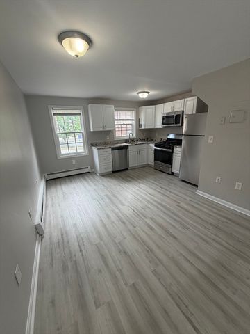 84 Cabot St 14, Beverly, MA 01915