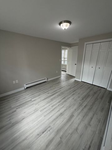 84 Cabot St 14, Beverly, MA 01915