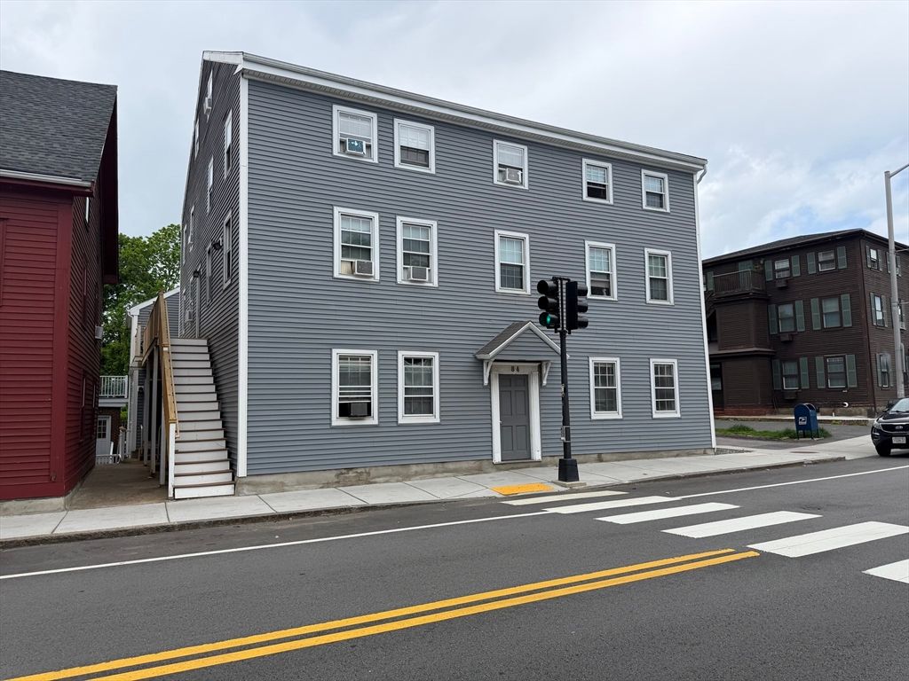 84 Cabot St 14, Beverly, MA 01915