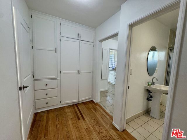 6122 S Fairfax Avenue, Los Angeles, CA 90056