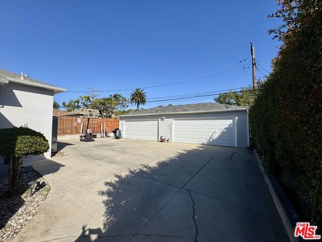 6122 S Fairfax Avenue, Los Angeles, CA 90056