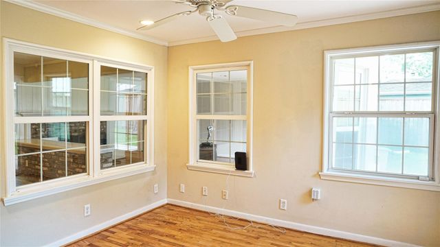2047 Mcclendon Street, Houston, TX 77030
