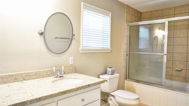 2047 Mcclendon Street, Houston, TX 77030