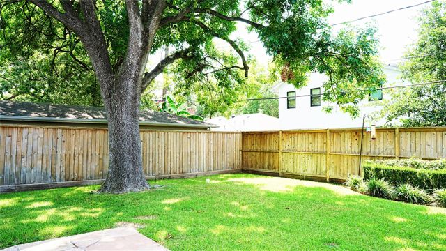 2047 Mcclendon Street, Houston, TX 77030