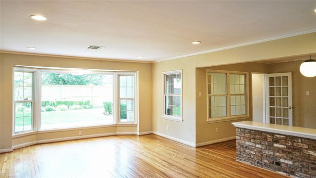 2047 Mcclendon Street, Houston, TX 77030