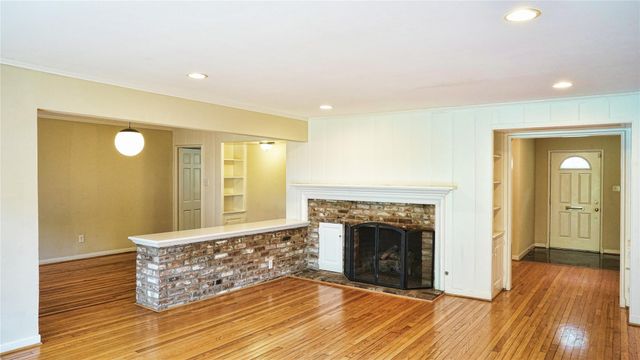 2047 Mcclendon Street, Houston, TX 77030