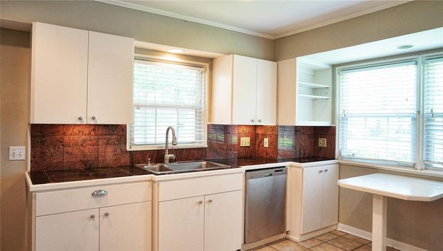 2047 Mcclendon Street, Houston, TX 77030