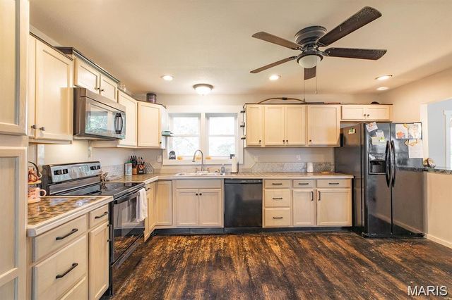 8617 Godfrey Road, Godfrey, IL 62035