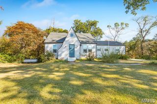 8617 Godfrey Road, Godfrey, IL 62035