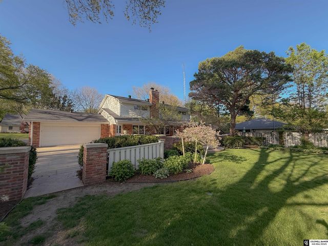3025 Bonacum Drive, Lincoln, NE 68502