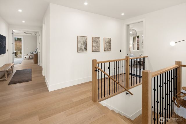 8221 22nd Avenue NE, Seattle, WA 98115