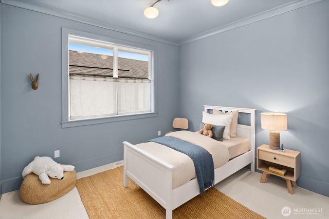 8221 22nd Avenue NE, Seattle, WA 98115